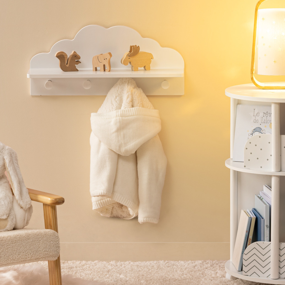 Taburete infantil con asiento en forma de flor